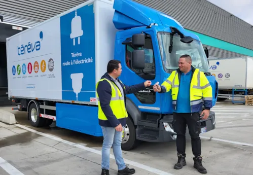 Premier véhicule électrique livré par Clovis