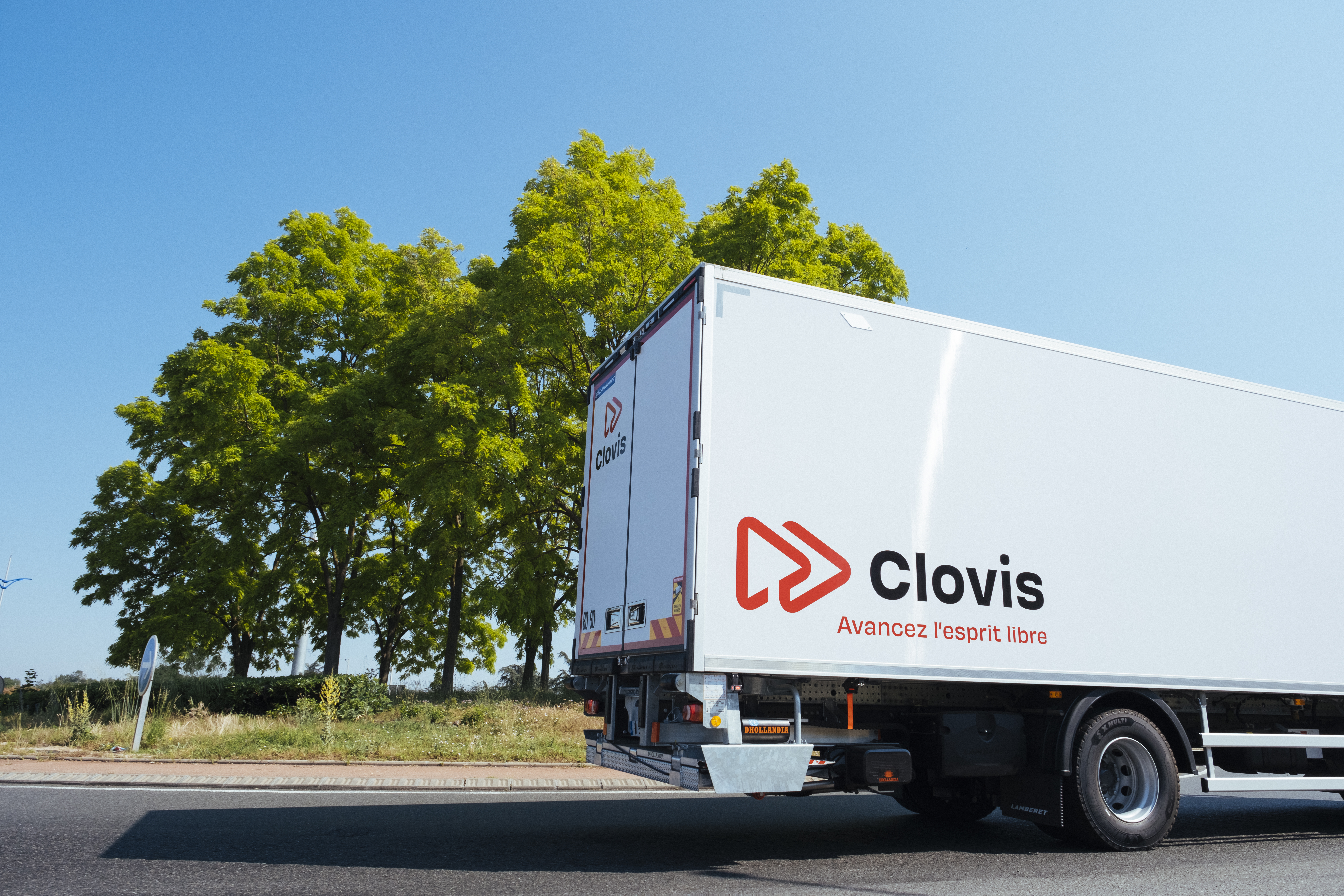 Les poids lourds Clovis sont prêts à la location